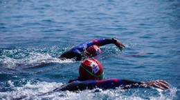 Otizmli sporcu Sakız Adası'ndan Çeşme'ye yüzdü
